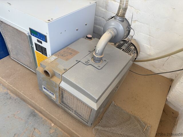 CNC machining center/machining system DATRON M8A