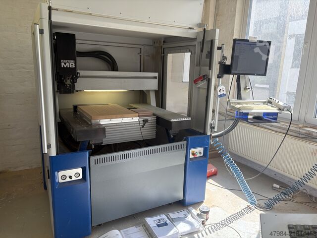 CNC machining center/machining system DATRON M8A