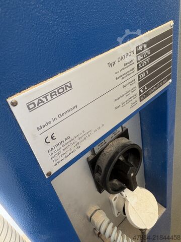 CNC machining center/machining system DATRON M8A