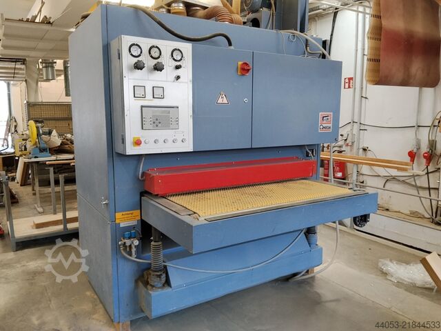 Wide belt sander