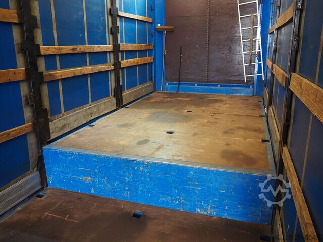 Open trailer with tarpaulin Krone SD