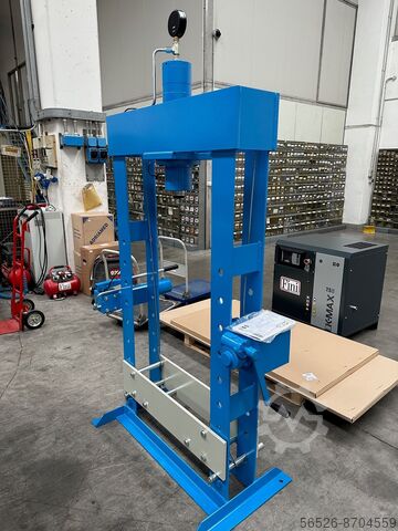 Hydraulic press 30 ton OMCN P/30 SA