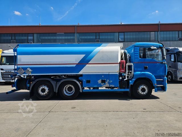 Tanker truck MAN TGA 26.440 * 3 KAMMER *OBER-/UNTERBEFÜLLUNG*LIFT