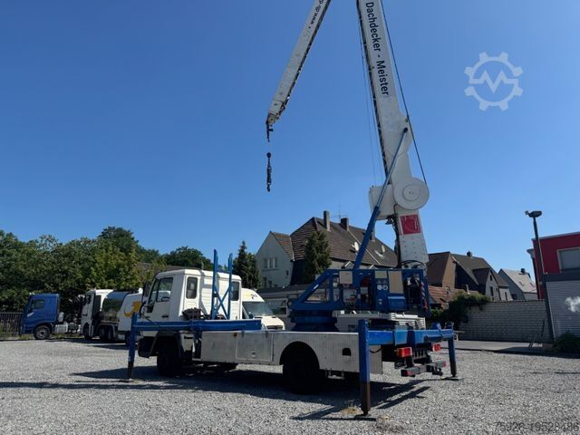 Truck-mounted crane van MAN 8.113 *Dachdeckerkran* Klaas* 32 Meter*