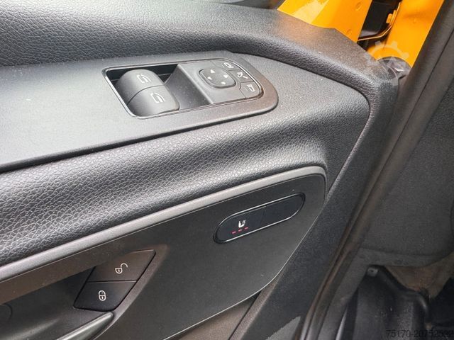 Kastenwagen hoch MERCEDES-BENZ eSprinter 312 DHL Regal KEP-Ausbau