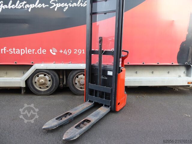 High Lift stacker Linde L12
