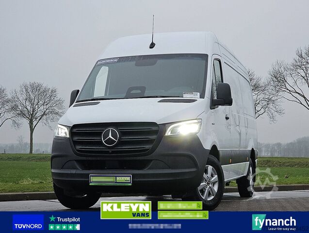 High-roof van MERCEDES-BENZ ESPRINTER L2H2 300 km WLTP LED
