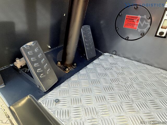 Vierwegestapler Combilift CB4000 GAS TRIPLEX 5200 POSITIONER