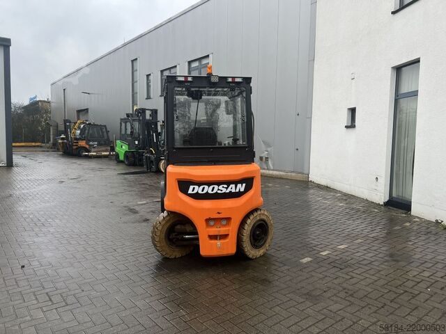Elektro 4 Rad-Stapler Doosan B50XC-7