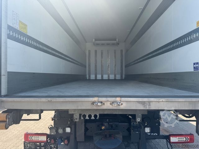 Refrigerated truck VOLVO FH 460 Carrier Supra 850u