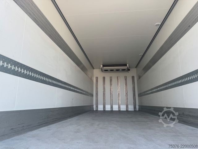 Refrigerated truck VOLVO FH 460 Carrier Supra 850u