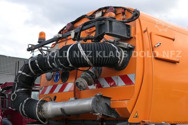 Kehrmaschine MERCEDES-BENZ Atego 1324 Straßenkehrmaschine Bucher