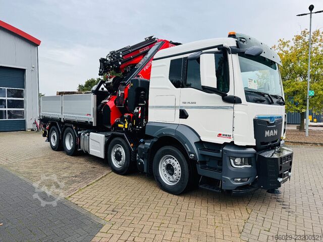 LKW mit Pritsche (offen) MAN TGS 35.520 8x2 Hydrodrive 8x4. Fassi F805 techno