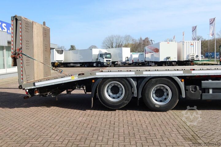Car transporter MAN TGS 35.360 8x2 Oprijvrachtwagen + Hiab 228 E3