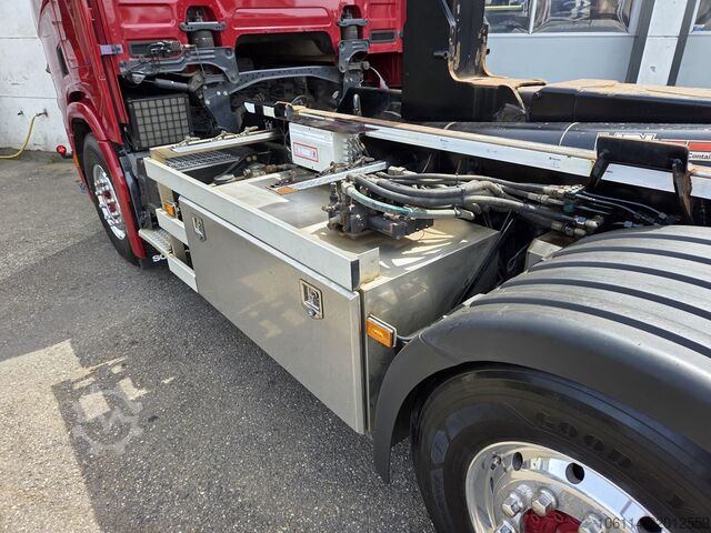 Hakenarmsystem Scania R450 8x2 full air / retarder