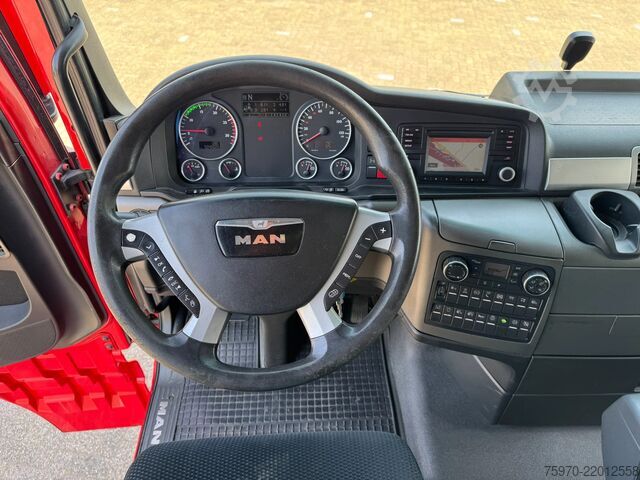 Crane truck MAN TGX 26.480 XXL 6X2 HMF 2620 CRANE + BDF BODY + ...