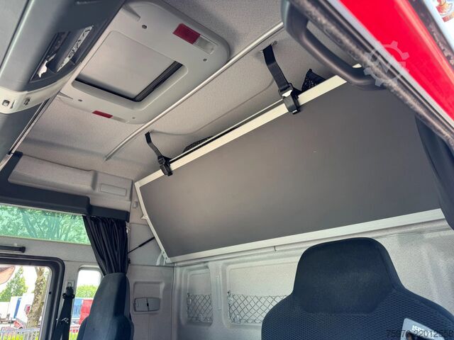 Crane truck MAN TGX 26.480 XXL 6X2 HMF 2620 CRANE + BDF BODY + ...
