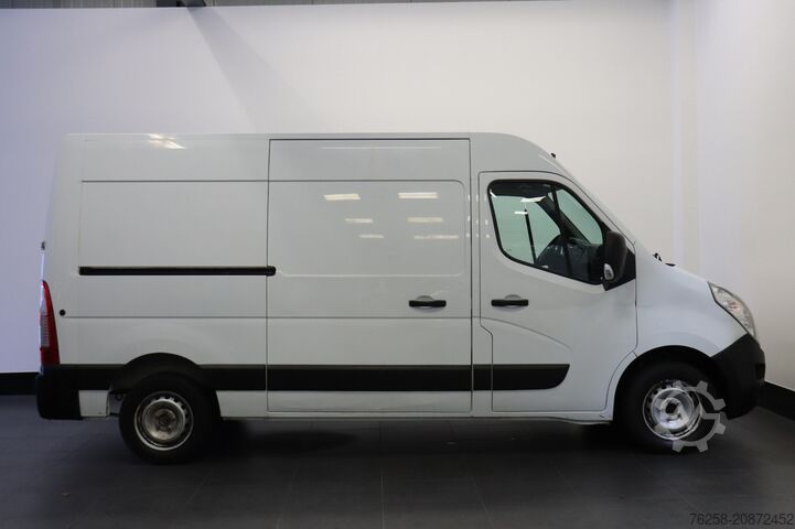 Delivery van Opel Movano 2.3 CDTI L2H2 - Airco - Radio -  €4.450,...