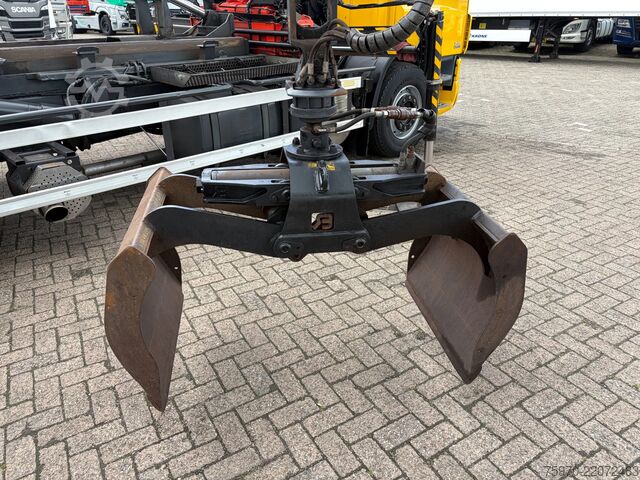 Crane truck DAF CF 75.250 PALFINGER CRANE + HOOKLIFT  143.037km