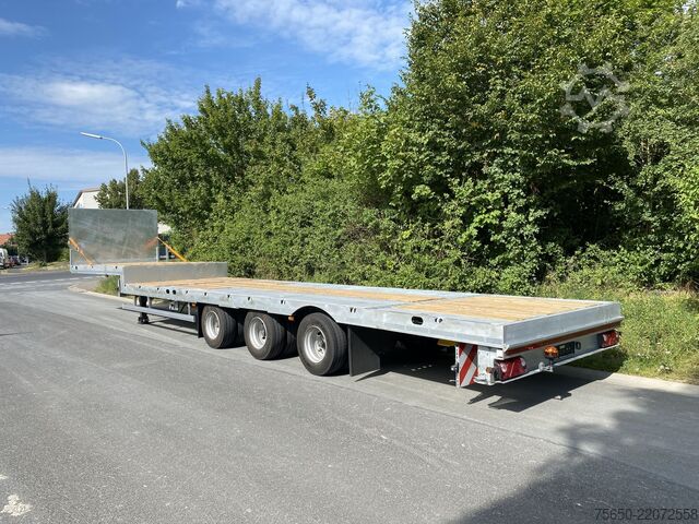 Low loader semitrailer Möslein ST 3-Plato 9,4  3 Achs Satteltieflader Plato 45 t GGfür Fertigteile, Baumaschinen oder Container