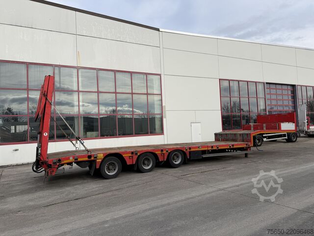 Low loader semitrailer Kässbohrer LB3E  3 Achs Satteltieflader, komplett überfahrbar