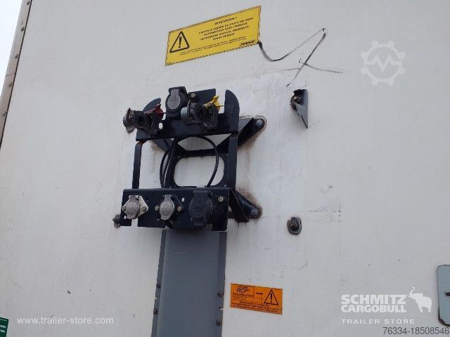 Box semitrailer Fruehauf Semitrailer Dryfreight Standard Porte relevante