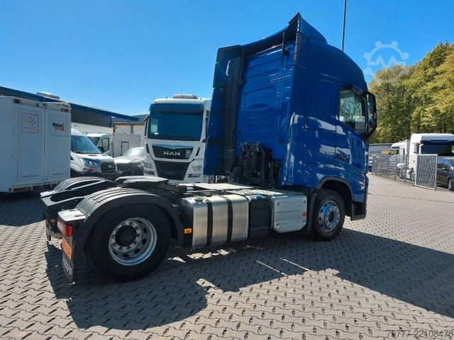 Standard tractor unit VOLVO FH460 Globetrotter- I Park Cool- 2 Tanks-VIN:MB