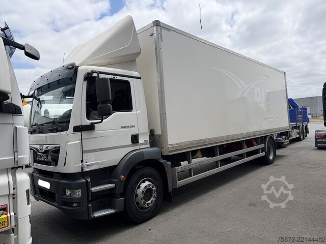Box truck MAN TGM 19.290 19T EURO 6 FURGON