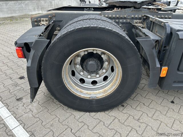 Standard tractor Volvo FM 330 Globetrotter / 742 dkm / VEB+ / Spoilers...