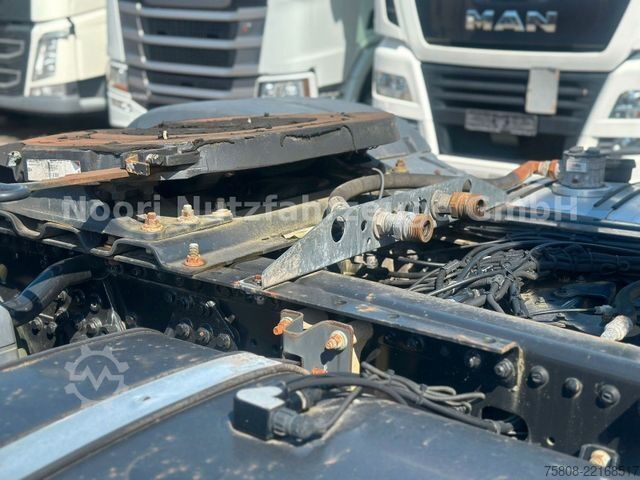 Standard tractor unit MAN TGX 18.460 4x4H 2Kreis Kipphydraulik LOF(90)