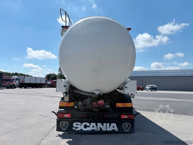 LKW mit Tankaufbau SCANIA R500 6x2 26 m3 Silo - Kompressor - Retarder