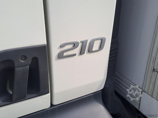 Refrigerated truck Volvo FL100
