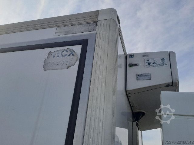 Refrigerated truck Volvo FL100