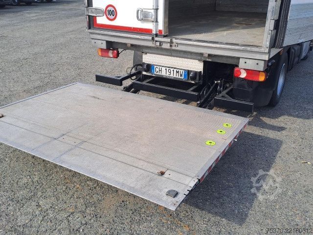 Refrigerated truck Volvo FL100