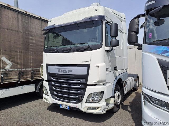 Standard tractor unit DAF XF460 - ADR - mot. da rev.