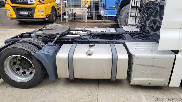 Volume truck tractor MAN 18.440 XLX Mega 2 Tank Hubkupplung Retar