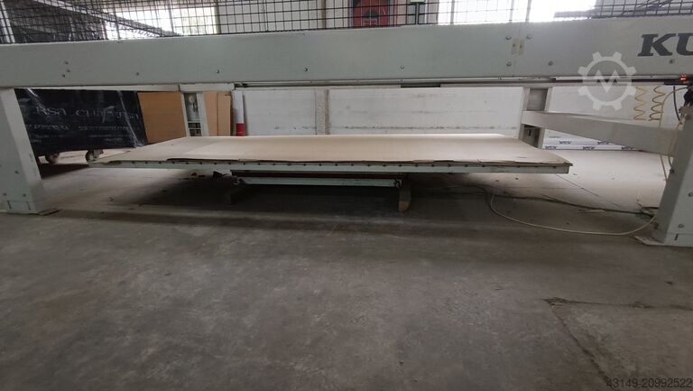 Compact cross-veneer splicing machine Kuper ACR CrossRunner 1600