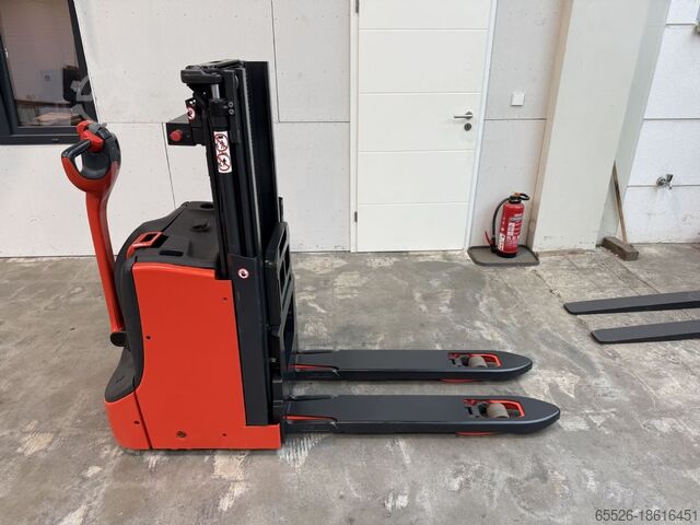 Double stacker Linde D 08 / 332 Std.