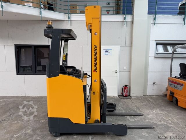 Schubmaststapler Jungheinrich ETV 214 / 5355 Std.