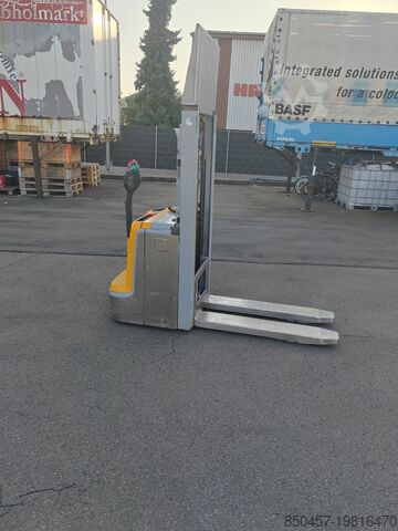 Palettenstapler Jungheinrich EJC 112z/ remote control/ acid protect/ initial/ 511h