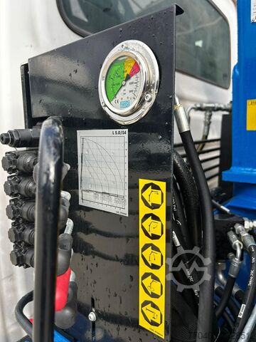Kastenwagen mit Kipppritsche und Kran Iveco 60C18