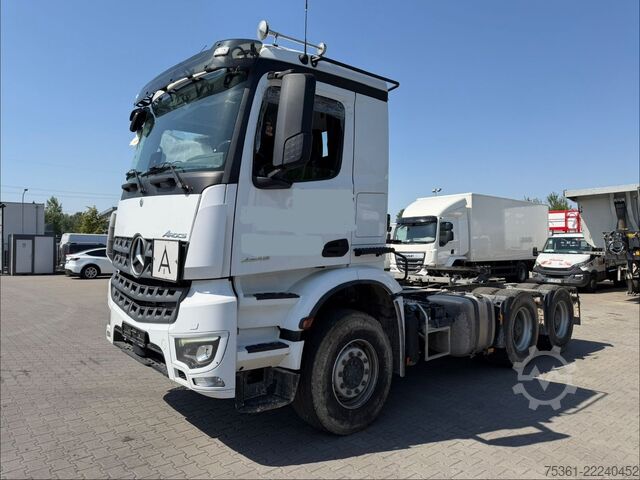 Standard SZM MERCEDES-BENZ Arocs 5 2645 6X4 Kipphydr. !Unfall Motor läuft !
