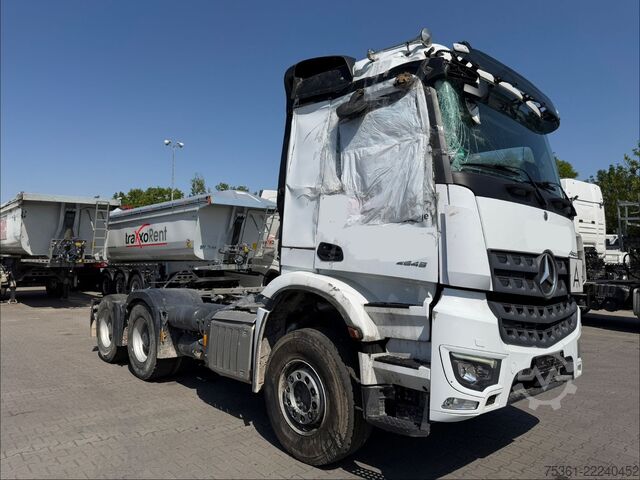 Standard SZM MERCEDES-BENZ Arocs 5 2645 6X4 Kipphydr. !Unfall Motor läuft !