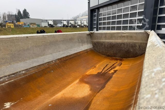 Kipper LKW VOLVO FMX-460 8x4 Dumper