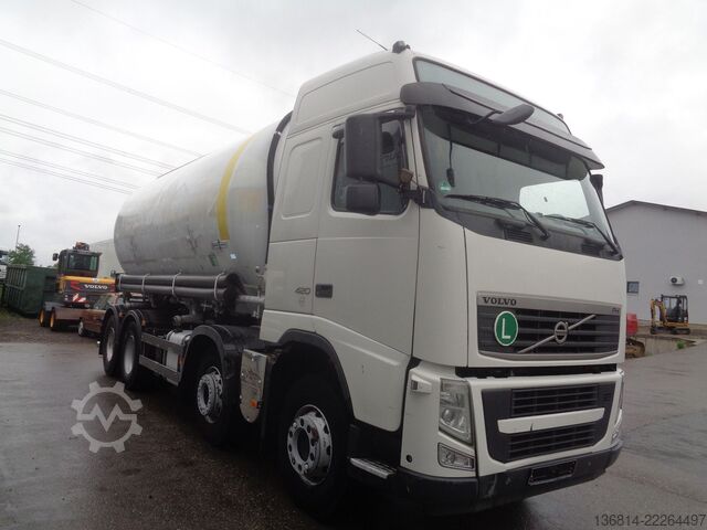 Special purpose truck VOLVO FH420 8x4 BB Spitzer Silo 23 cbm VEB EU5