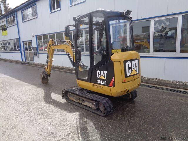 Mini excavator CATERPILLAR 301.7D SW + Schaufel