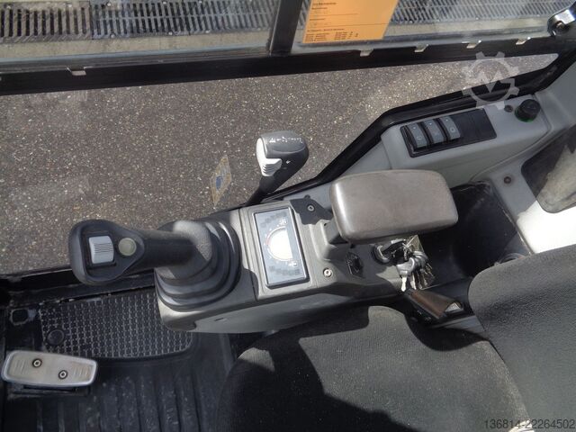 Mini excavator CATERPILLAR 301.7D SW + Schaufel
