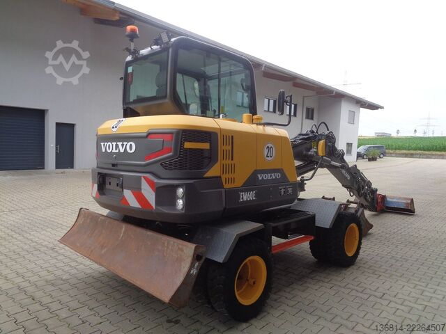 Mobile excavator VOLVO EW60E Powertilt HS03 + Löffelpaket Klima