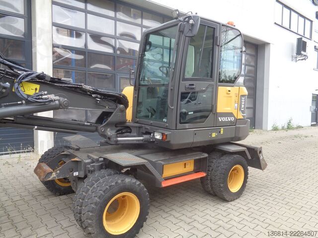 Mobile excavator VOLVO EW60E Powertilt HS03 + Löffelpaket Klima