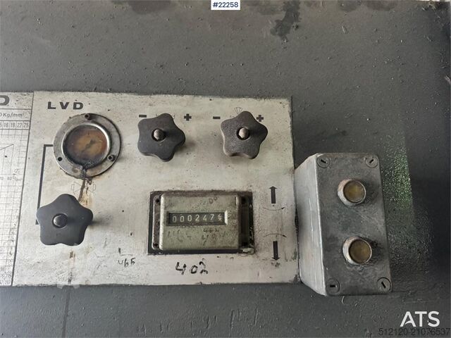 Baumaschine  LVD PP 70/25–30 press brake